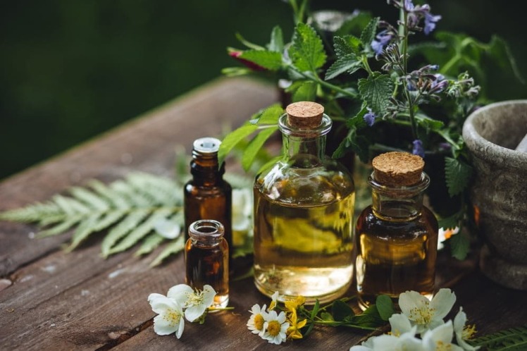 The difference between natural and synthetic essential oils